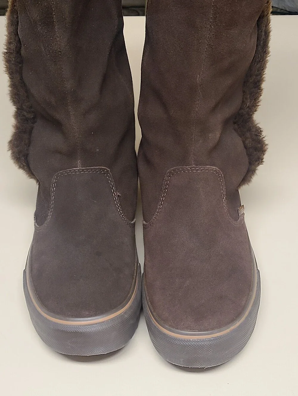Vans Phoebe suede and faux fur trimmed casual sneaker boots size 8.5